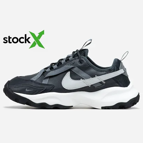 1770 Nike TC 7900