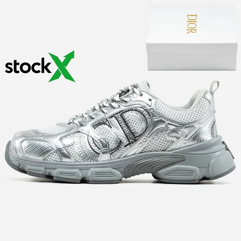 2422 Dior Chrono Sneaker