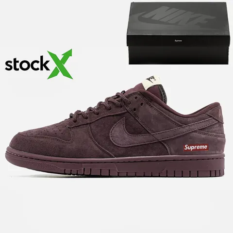 2953 Nike SB Dunk Low x Supreme