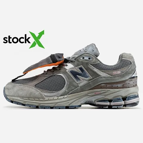 0731 New Balance 2002R