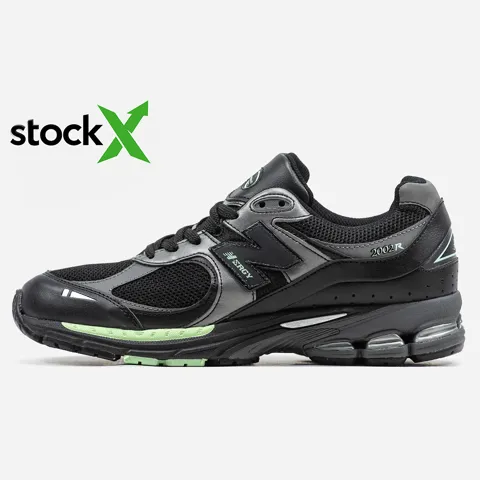 0965 New Balance 2002R
