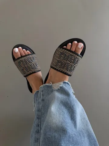 MIU MIU BLACK SLIDES (9)