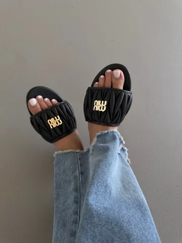 MIU MIU MATELASSÉ NAPPA BLACK SLIDES (9)
