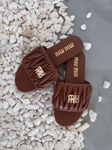 MIU MIU MATELASSÉ NAPPA GINGER SLIDES (9)