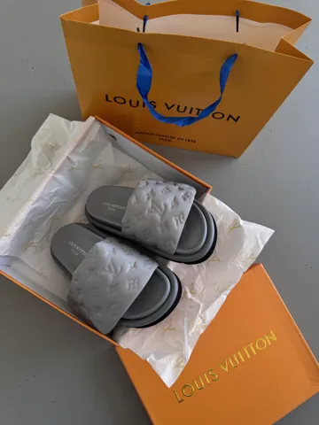 LOUIS VUITTON PILLOW SLIDES LIGHT GREY premium