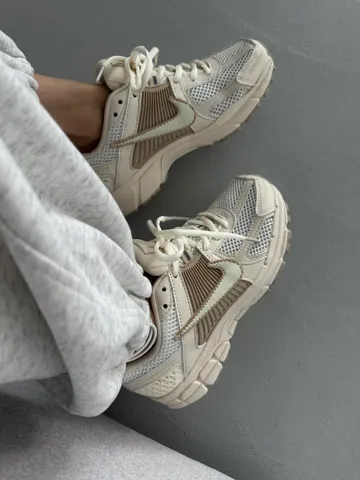 NIKE ZOOM VOMERO 5 | BEIGE / ICE CREAM (4)