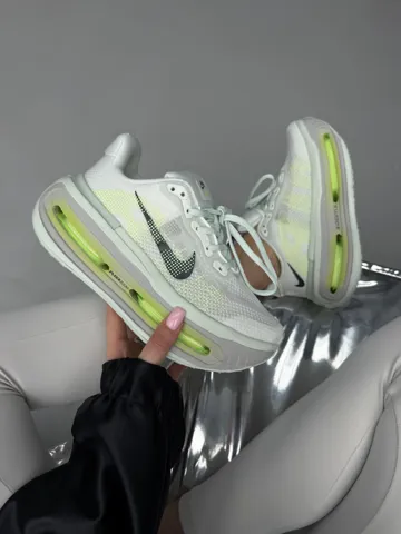 NIKE AIR ZOOM VOMERO PREMIUM | LIME (3)