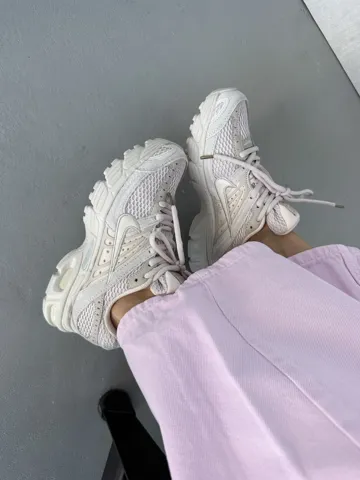 NIKE AIR MAX MOTO 2K | LILAC POWDER (1)