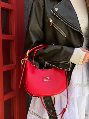 Miu Miu Leather Hobo Bag Red (БЕЗ КОРОБКИ)