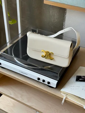 Celine Shoulder Bag Claude In Shiny Calfskin Cream [оригінальна коробка]