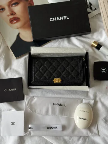 Chanel Wallet Boy Black/Gold