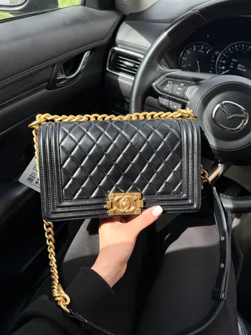Chanel Medium Boy Black/Gold Caviar RHW Коробка магніт