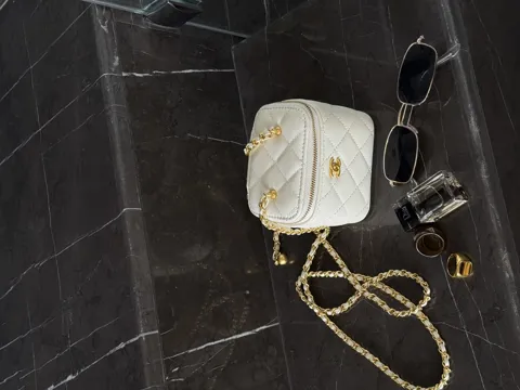 Chanel Classic White Lambskin Pearl Crush Mini Vanity Case [оригінальна коробка]