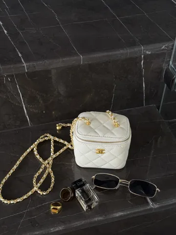 Chanel Classic White Lambskin Pearl Crush Mini Vanity Case [оригінальна коробка]