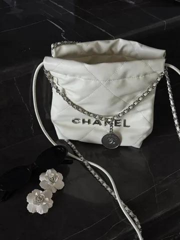 Chanel Milk Quilted Calfskin Mini 20 Bag Silver Hardware Магнітна Коробка