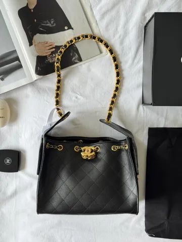 Chanel 25 Small Handbag Black (Магнітна коробка)