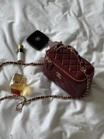 Chanel Classic Burgundy Lambskin Pearl Crush Vanity Bag Gold