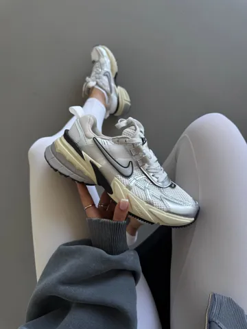 Nike V2K Run Grey