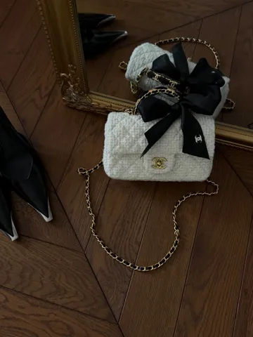 Chanel Mini Tweed Flap Bag White/Gold Hardware
