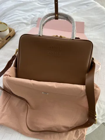 Leather Beau bag brown