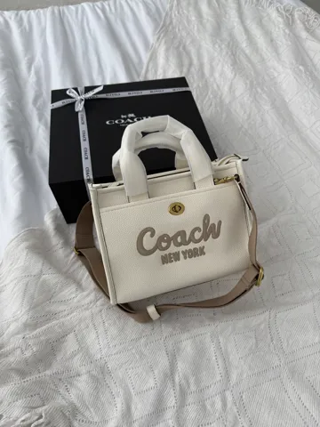 Coach cargo tote (нюанс)