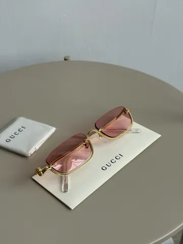 Gucci pink