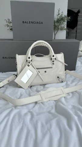 Le city medium white