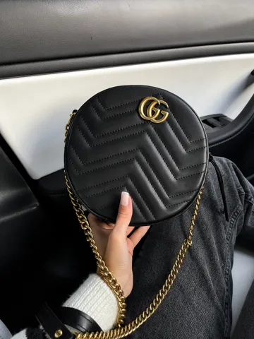 GG